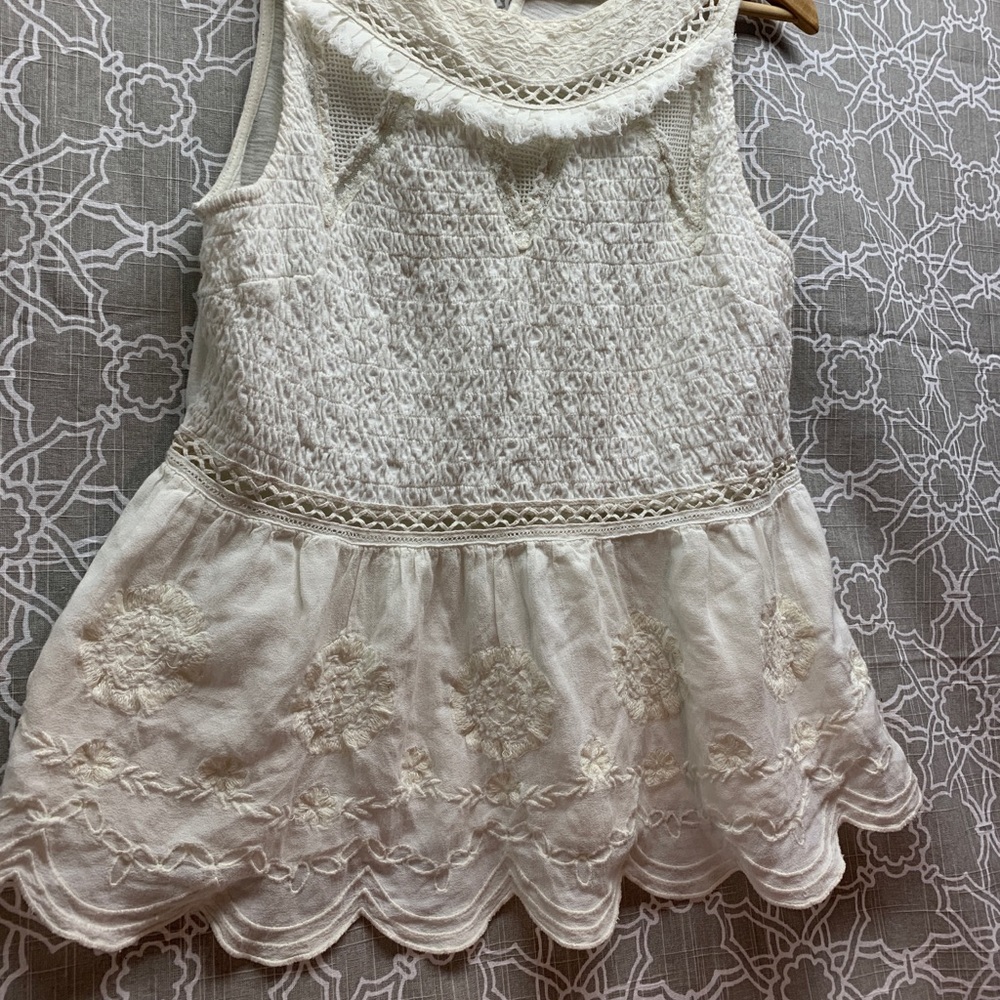Delicate Peblum top - Picture 2 of 5